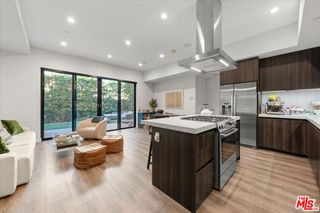 556 N Flores Street 2B, West Hollywood, CA 90048