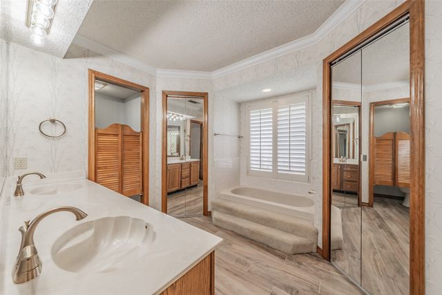 2520 Pecan Grove Court, Irving, TX 75060