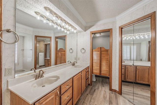 2520 Pecan Grove Court, Irving, TX 75060