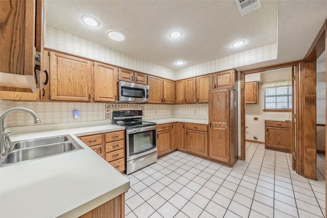 2520 Pecan Grove Court, Irving, TX 75060
