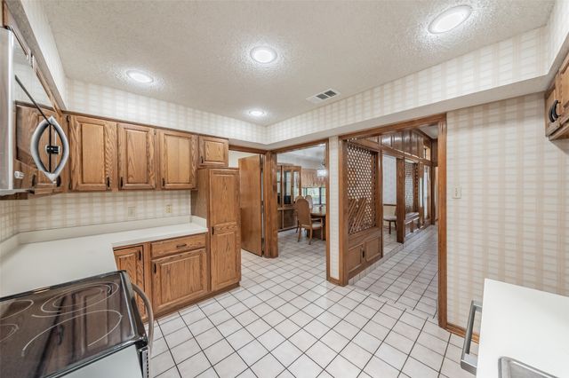 2520 Pecan Grove Court, Irving, TX 75060