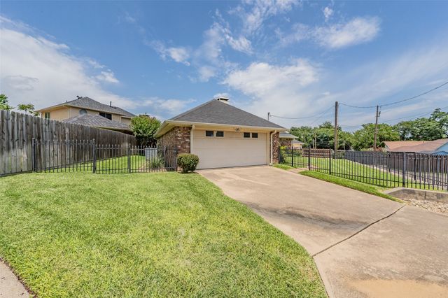 2520 Pecan Grove Court, Irving, TX 75060