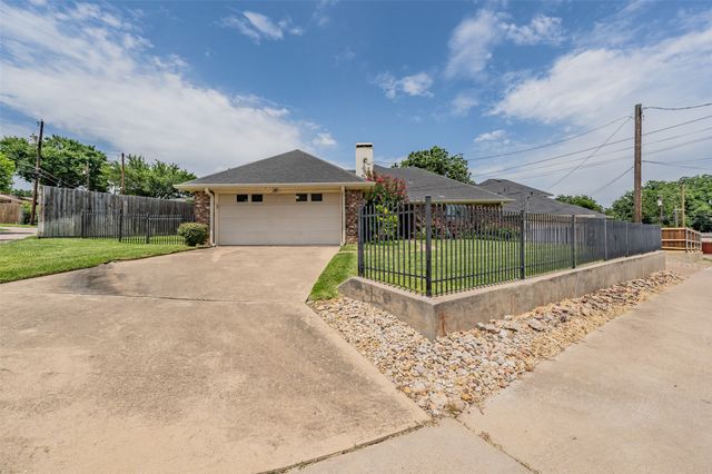 2520 Pecan Grove Court, Irving, TX 75060