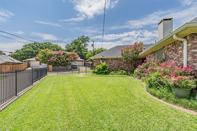 2520 Pecan Grove Court, Irving, TX 75060
