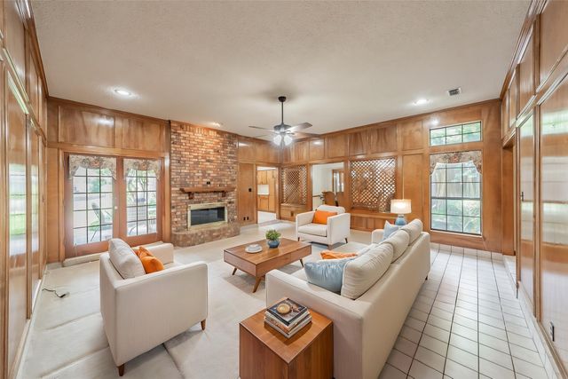 2520 Pecan Grove Court, Irving, TX 75060