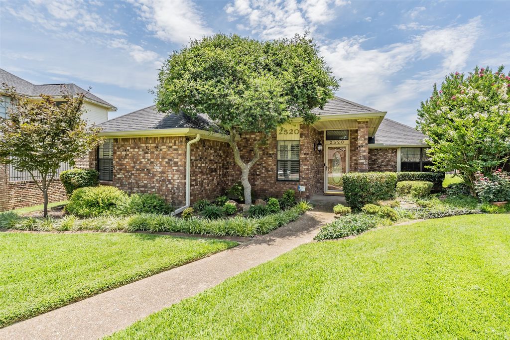 2520 Pecan Grove Court, Irving, TX 75060