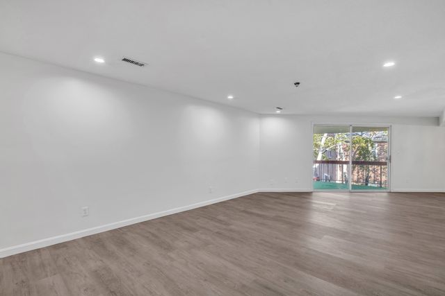 20 Brian Dr E, Stoughton, MA 02072