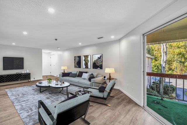 20 Brian Dr E, Stoughton, MA 02072