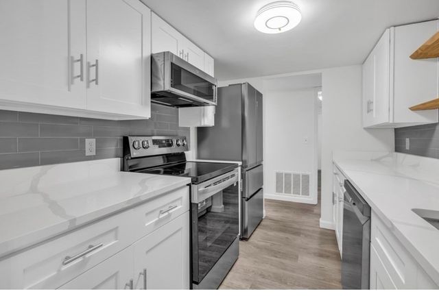 20 Brian Dr E, Stoughton, MA 02072
