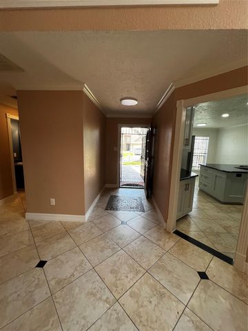 7719 Valera Lane, Houston, TX 77083