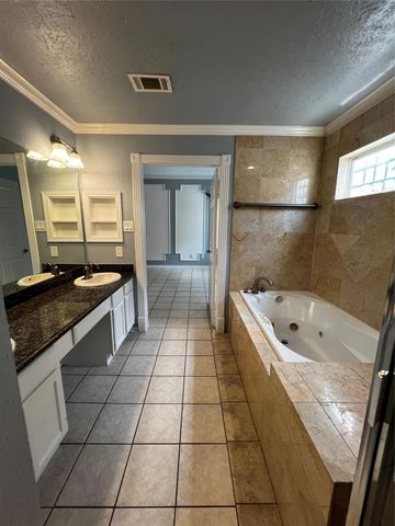 7719 Valera Lane, Houston, TX 77083