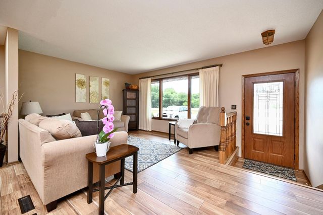 4120 Service Drive, Goodview, MN 55987