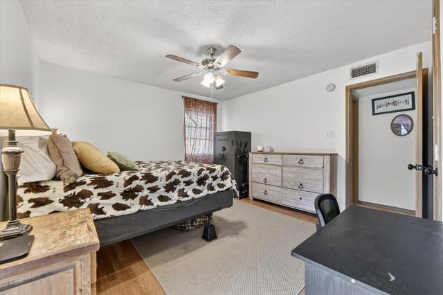 724 Oak Park Drive, Azle, TX 76020