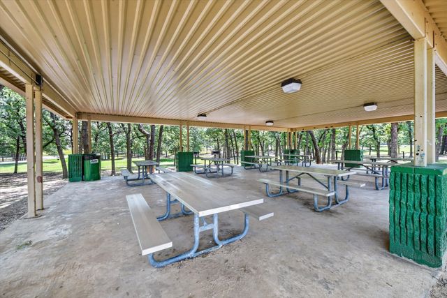 724 Oak Park Drive, Azle, TX 76020