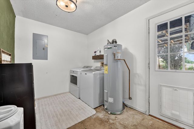 724 Oak Park Drive, Azle, TX 76020