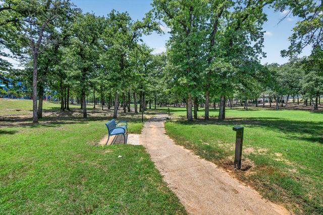 724 Oak Park Drive, Azle, TX 76020