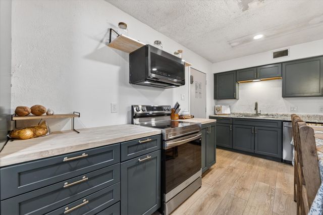 724 Oak Park Drive, Azle, TX 76020