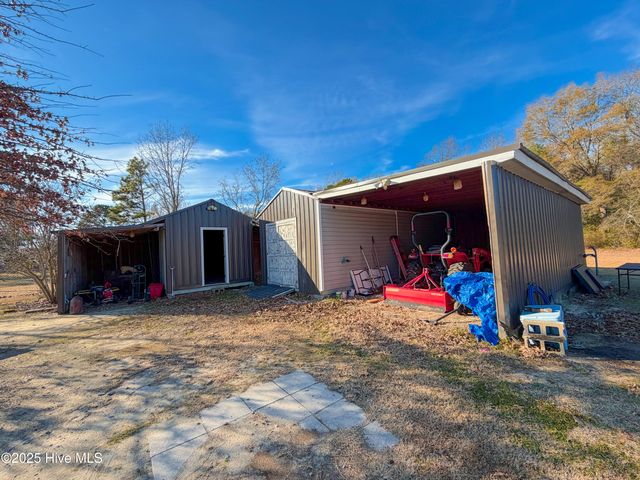 1552 Lancaster Road, Pikeville, NC 27863