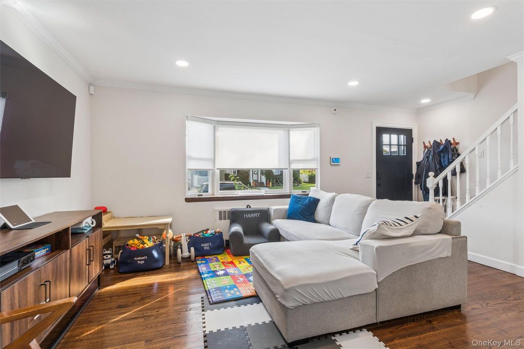 214 Elsie Avenue, Merrick, NY 11566 — photo 4