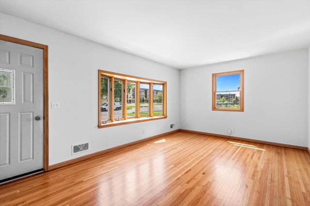 6110 Starlite Boulevard NE, Fridley, MN 55432