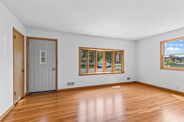 6110 Starlite Boulevard NE, Fridley, MN 55432