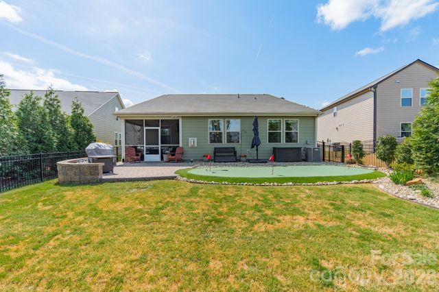 12807 Heath Grove Drive, Huntersville, NC 28078