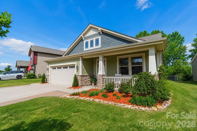 12807 Heath Grove Drive, Huntersville, NC 28078