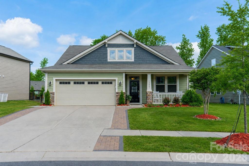 12807 Heath Grove Drive, Huntersville, NC 28078