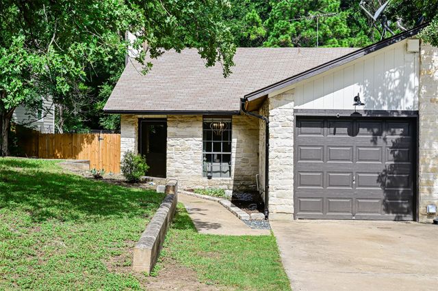 108 S Kaupo DR A & B, Bastrop, TX 78602