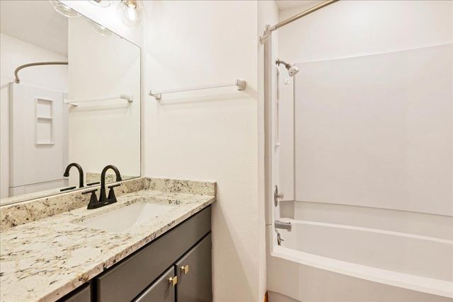 108 S Kaupo DR A & B, Bastrop, TX 78602