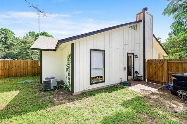 108 S Kaupo DR A & B, Bastrop, TX 78602