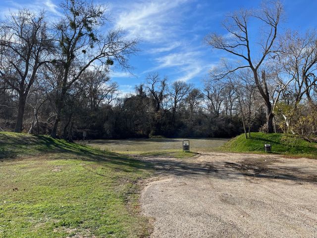 108 S Kaupo DR A & B, Bastrop, TX 78602