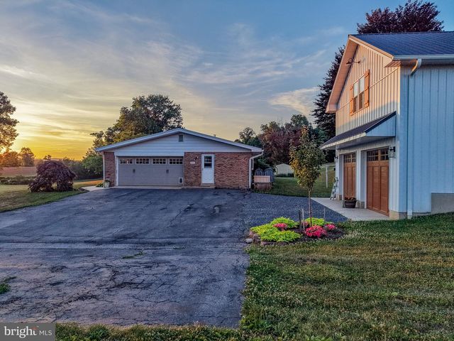 475 S COCALICO RD, Denver, PA 17517