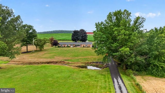 475 S COCALICO RD, Denver, PA 17517