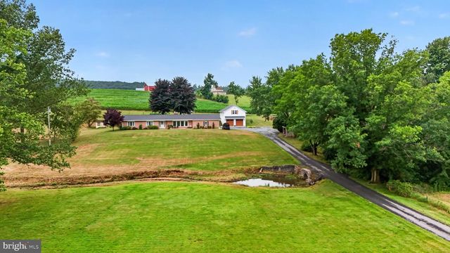475 S COCALICO RD, Denver, PA 17517