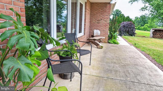 475 S COCALICO RD, Denver, PA 17517