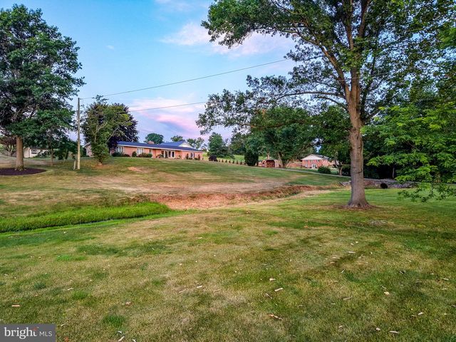 475 S COCALICO RD, Denver, PA 17517