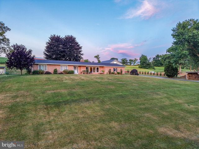 475 S COCALICO RD, Denver, PA 17517