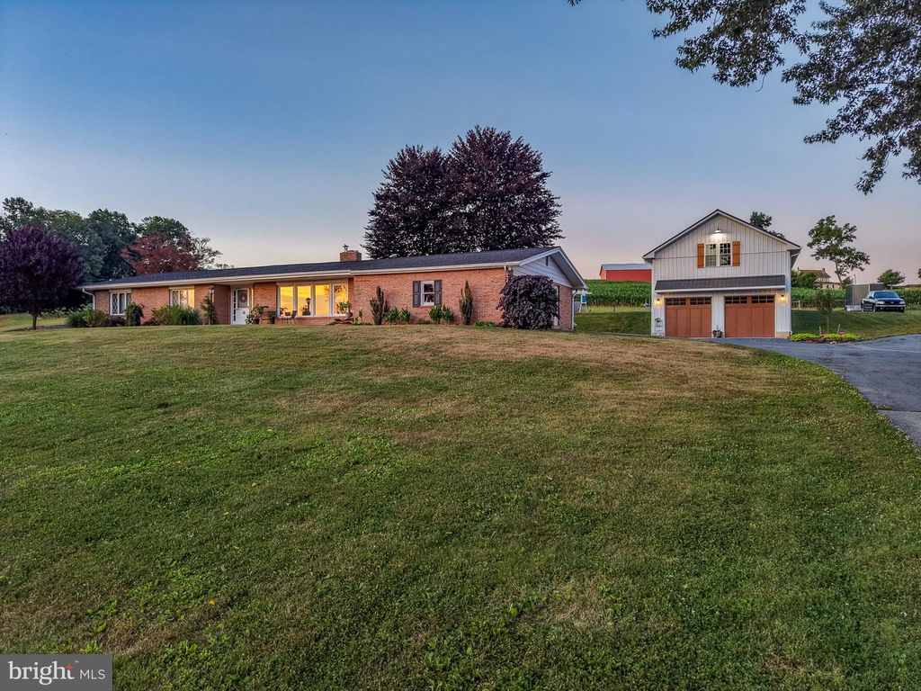 475 S COCALICO RD, Denver, PA 17517