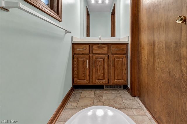 319 Greenwood Court, Elyria, OH 44035