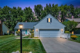 319 Greenwood Court, Elyria, OH 44035