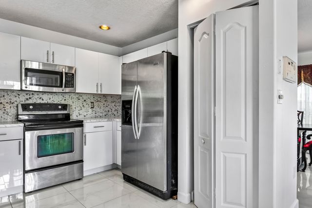 10334 SW 164th Place, Miami, FL 33196