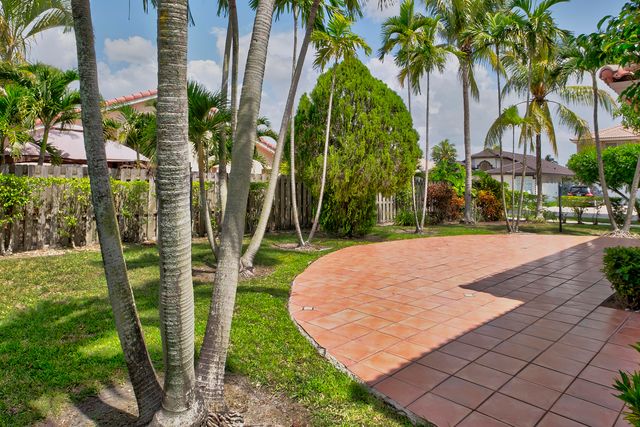 10334 SW 164th Place, Miami, FL 33196