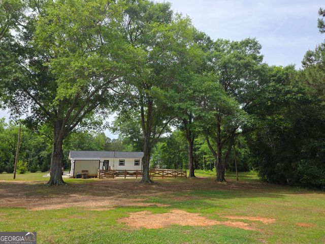 395 E Milner Road, Zebulon, GA 30295
