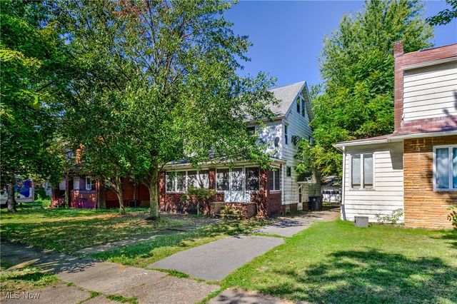 710 Woodbine Avenue SE, Warren, OH 44483