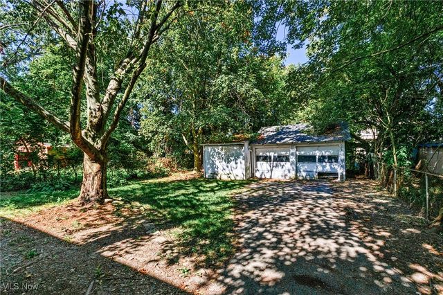 710 Woodbine Avenue SE, Warren, OH 44483