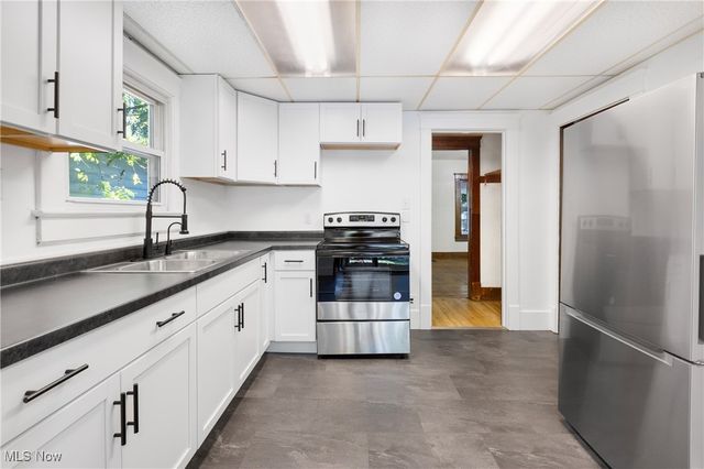 710 Woodbine Avenue SE, Warren, OH 44483