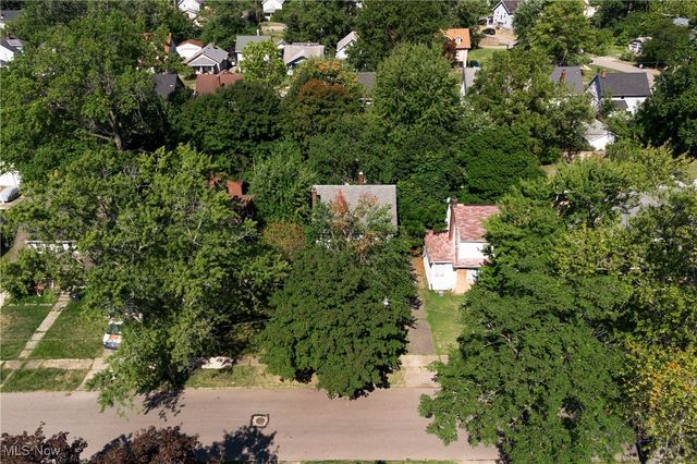 710 Woodbine Avenue SE, Warren, OH 44483