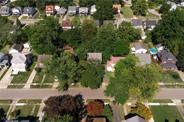 710 Woodbine Avenue SE, Warren, OH 44483