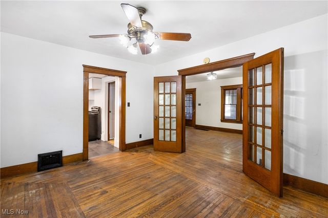 710 Woodbine Avenue SE, Warren, OH 44483